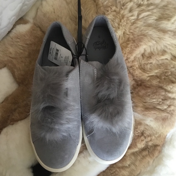 Faded Glory pom pom shoes. NWT. - Picture 2 of 2